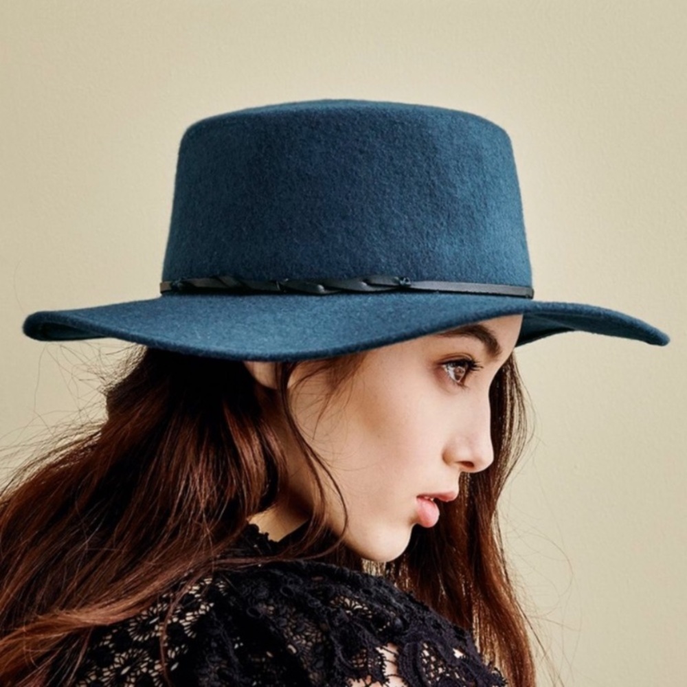 Hinge Flat Rim Felt Hat